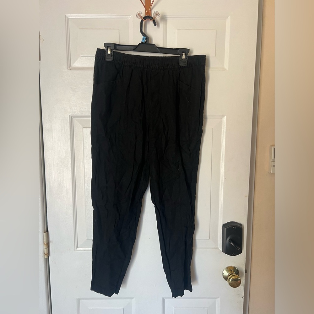 Women’s black wide leg pants